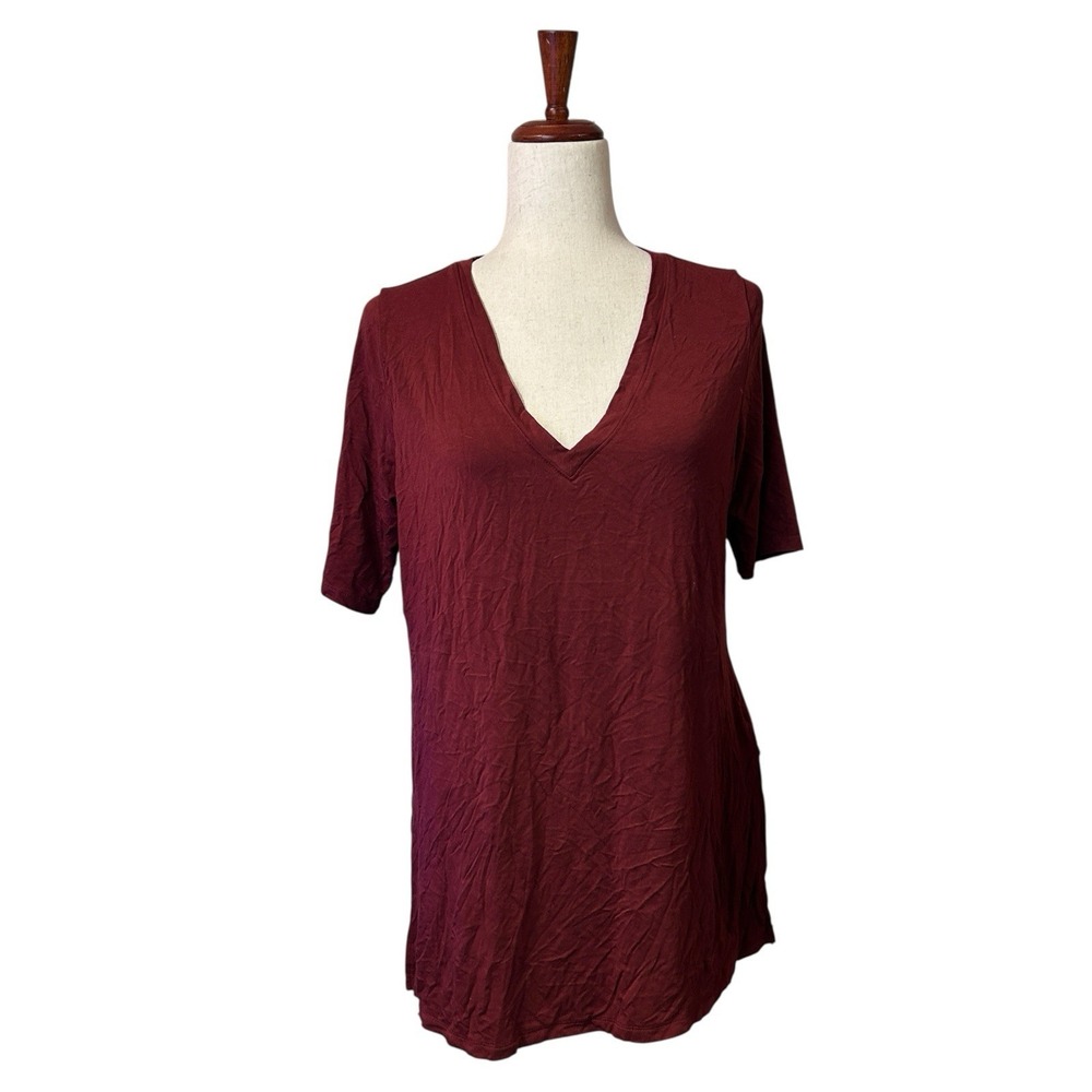 Torrid Shirt Super Soft Knit 00 US 10 Maroon V-Neck Tunic Top Slit Sides T Shirt